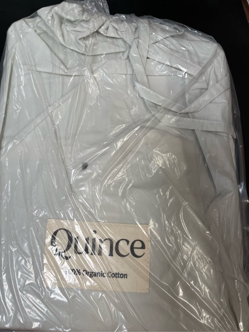 Condition photo showing Good Condition for classic organic percale duvet cover, full/queen, mist