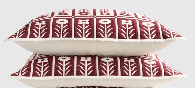 quince organic cotton jacquard floral pillowcase set of 2 queen /burgundy