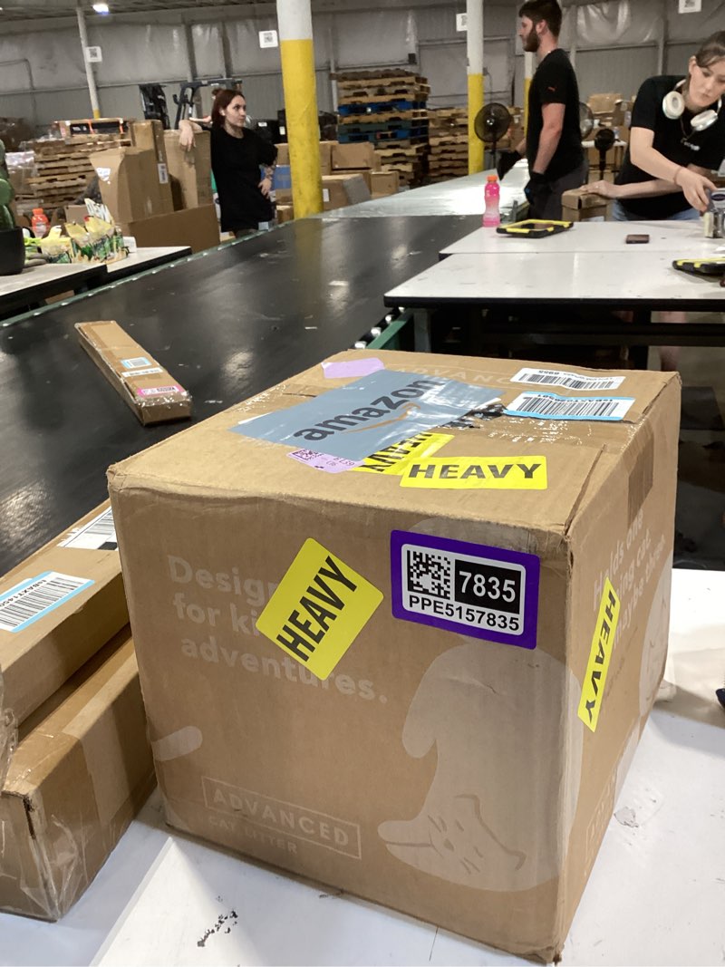 Condition photo showing New/Like New for similar to fresh step advanced simply unscented multi cat clumping cat litter, low dust, odor control with activated charcoal tech, compatible in automatic litter boxes, 18.5 lb.