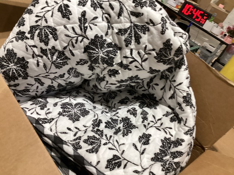 Condition photo showing As Is for Woodblock Floral 3-Piece White/Black Flannel Cotton Full/Queen Quilt Set