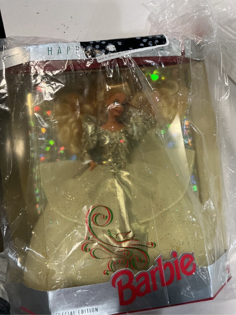 Condition photo showing Good Condition for 1992 holiday barbie doll