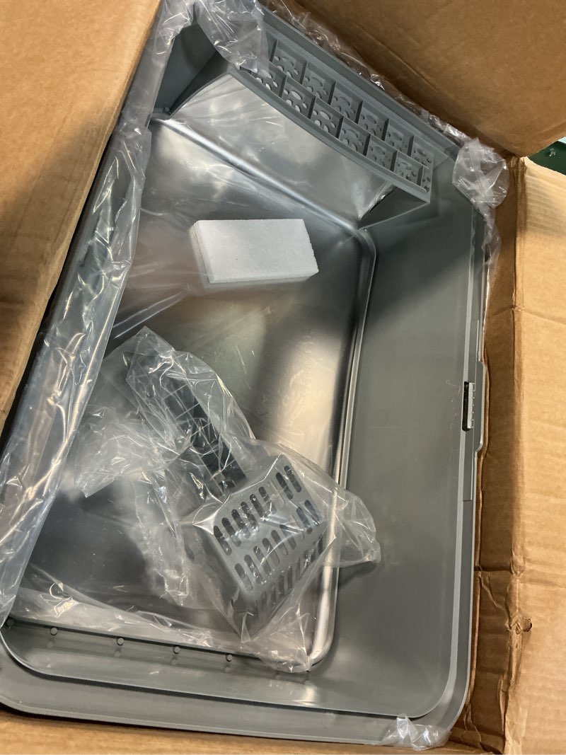 Condition photo showing Good Condition for 2pack stainless steel litter box, metal litter boxs with lid high sides, xl extra large litter box for big cats, never absorbs odors, leak-proof, stain-free, rust-free, easy to clean, scoop included 2pack-grey