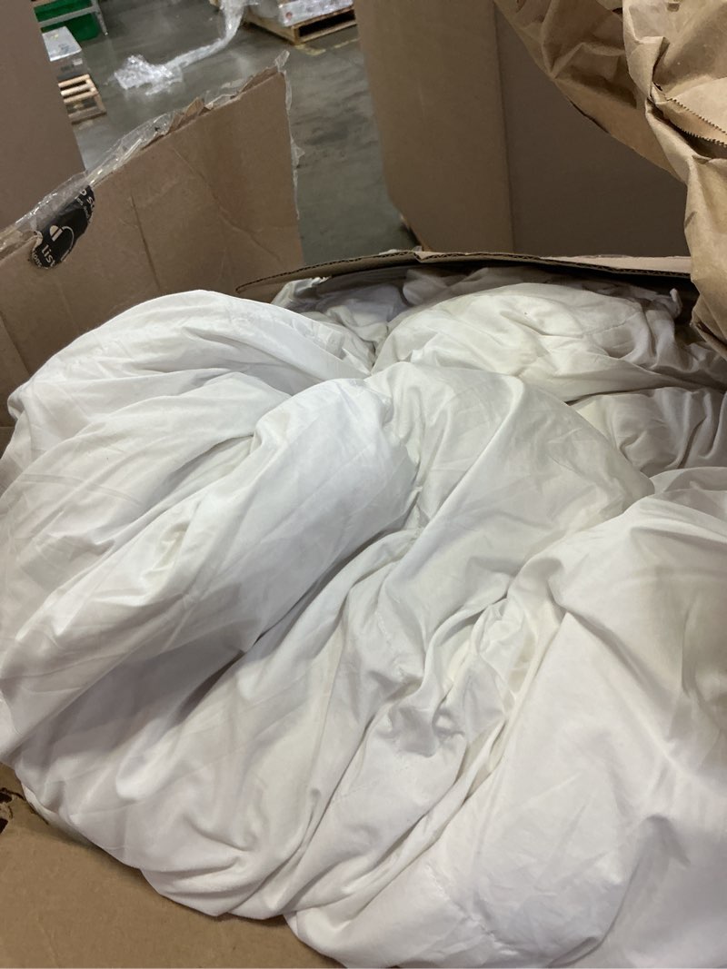 Condition photo showing As Is for bedsure white duvet cover queen size - 3 pieces prewashed cotton-like polyester extra soft bedding set, includes 1 duvet cover 90x90 inches with zipper closure & 2 pillow shams, comforter not included