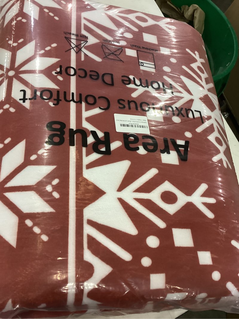 Condition photo showing Good Condition for Findosom Washable Christmas Area Rug 8x10, Non-Slip Soft Large Carpet with Red Snowflake, Low Pile Faux Wool Xmas Throw Rug for Living Room, Hallway, Kitchen, Entryway, Bedroom, and Holiday Decor Red 8 x 10