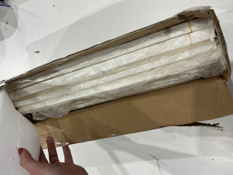 Condition photo showing Good Condition for 4pcs mahjong racks with pushers (white), american mahjong all-in-one tile rack with pusher combo