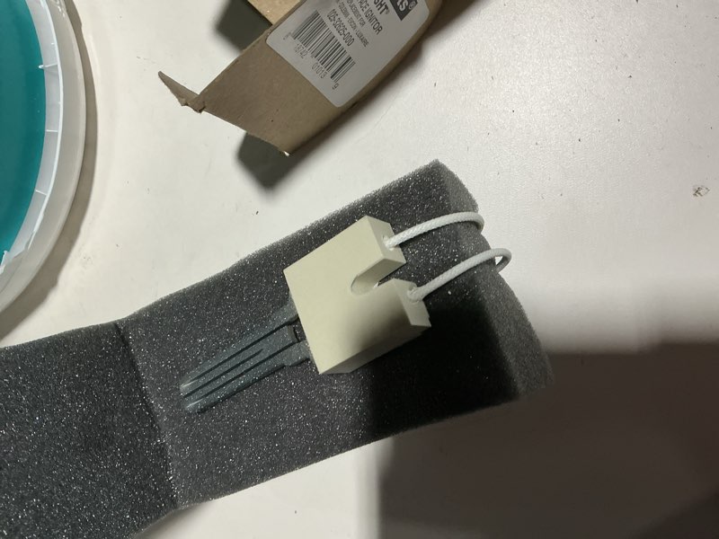 Condition photo showing Good Condition for furnace hot surface ignitor direct replacement for york coleman evcon luxaire 025-32625-000