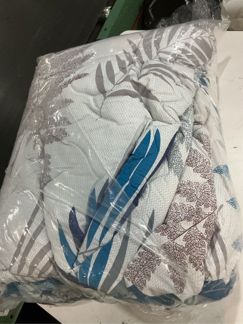 Condition photo showing As Is for sleepbella 3 pieces king size quilt set, teal & khaki leaves pattern bedspread, soft light all season coverlet