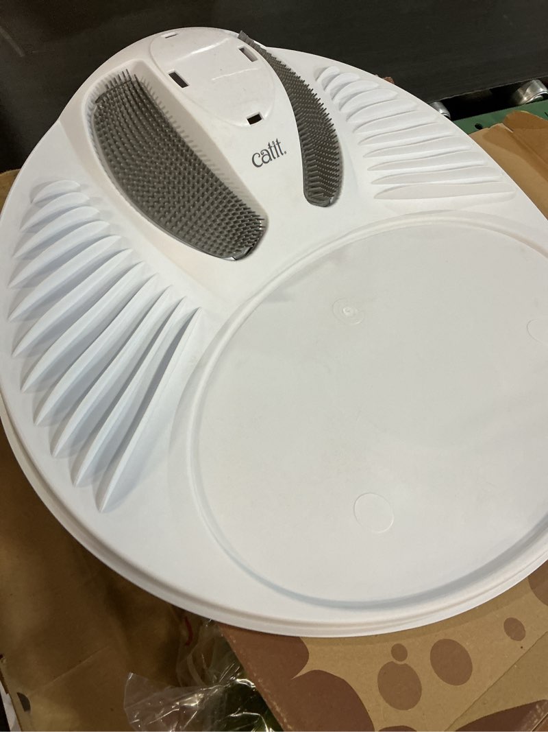 Condition photo showing Good Condition for Catit Senses 2.0 Self Grooming Wellness Center Cat Toy