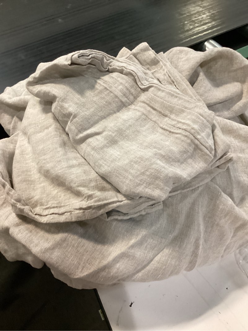 Condition photo showing Good Condition for european linen chambray fitted sheet set, queen, natural