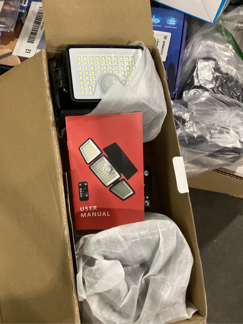Condition photo showing Good Condition for daphino 2500lm solar lights outdoor with motion sensor,3 head 270° wide angle street area lights,ip65 waterproof security lighting with 3 modes(remote,3 pcs) 3head-remote-3 pcs