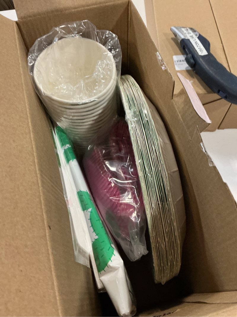 Condition photo showing New/Like New for sparkle and bash 145-piece cactus fiesta party plates & napkins set - gold & white tableware for 24 guests - for mexican fiesta party decorations