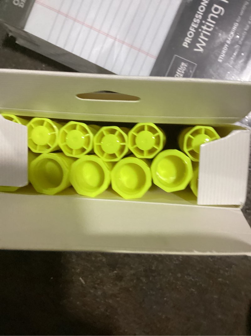 Condition photo showing Good Condition for fluorescent yellow office depot chisel-tip highlighters -