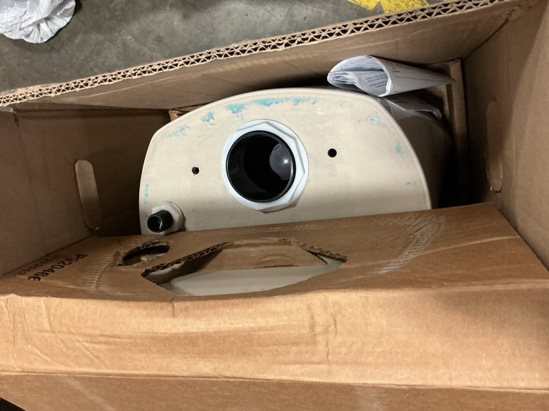 Condition photo showing Good Condition for american standard 4425a104.020 colony 3 toilet tank, 1.28 gpf
