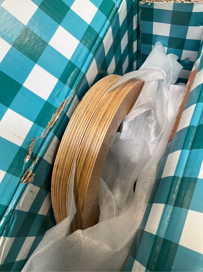https://lotting-media.assets.bidfta.com/lotting_91a8fc0e-e1fd-4410-8535-4dfa66a65f4c