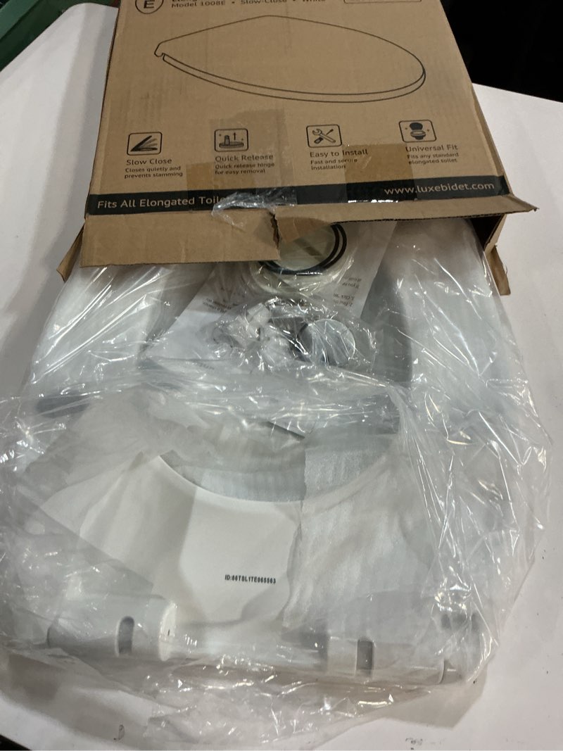 Condition photo showing Good Condition for LUXE TS1008E Elongated Comfort Fit Toilet Seat with Slow Close, Quick Release Hinges, and Non-Slip Bumpers (White)