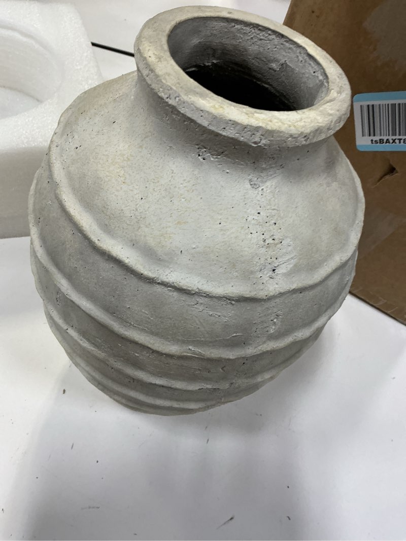 Condition photo showing Good Condition for Kokrose Terracotta Vase, White Grey Rustic Farmhouse Decor, Vintage Large Pottery Clay Vase, Ceramic Flower Vases for Centerpieces, Table Top Fireplace Mantel Decor