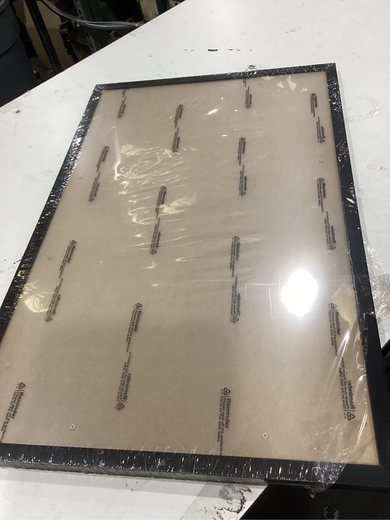 Condition photo showing Good Condition for mennthui 15x24 black picture frame, wall mounting horizontally or vertically, decoration for photos, paintings, posters, artwork