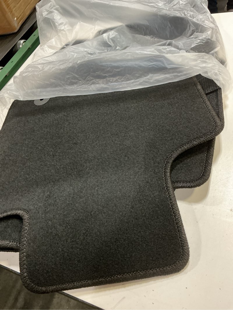 Condition photo showing Good Condition for GXARTS Car Floor Mats Carpet Full Set Fit for Ford Fusion Energi S SE SEL Titanium 2013 2014 2015 20