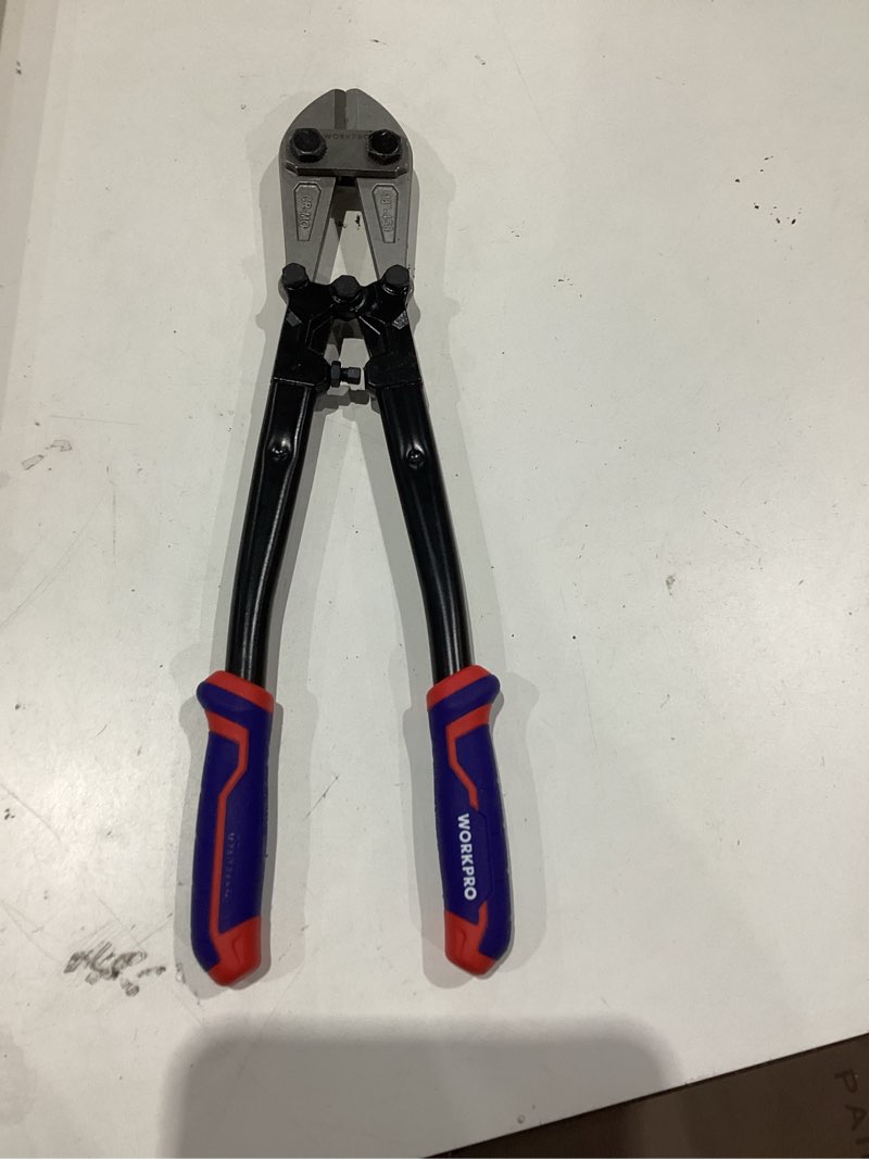 Condition photo showing Good Condition for workpro 18" bolt cutter, chrome molybdenum steel blade, heavy duty bolt cutter with soft rubber grip, cutting tool for chain, wire, screw, rivet