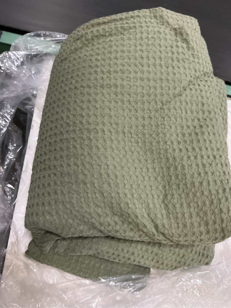Condition photo showing Good Condition for quince king  organic luxe honeycomb duvet cover set 3 pieces pine