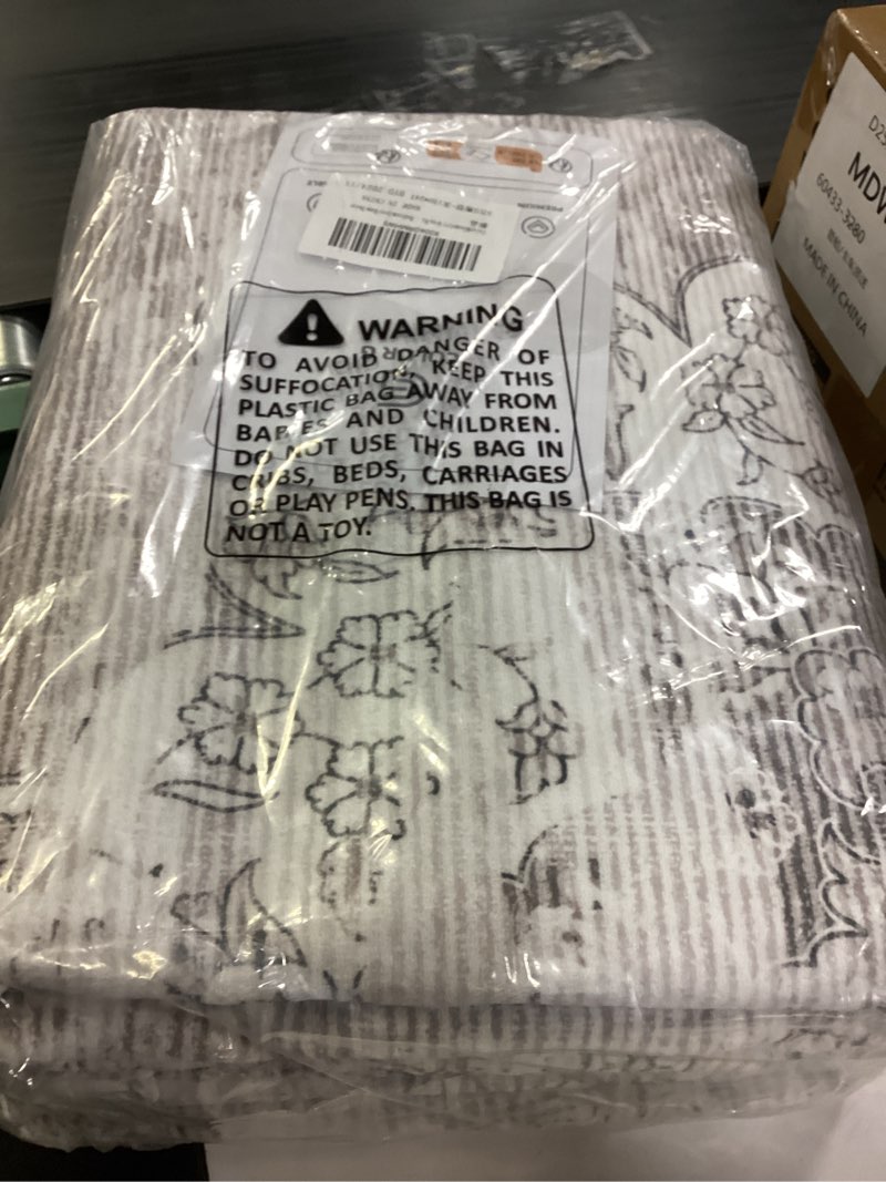 Condition photo showing New/Like New for Color&Geometry 5x8 Machine Washable Low Pile Area Rugs for Living Room, Thin Soft Boho - Geometric Area Carpet with Non Slip TPE Backing for Bedroom, Dining Room, Beige and Blue Geometric-beige and Blue 5' x 8' (Rectangular)