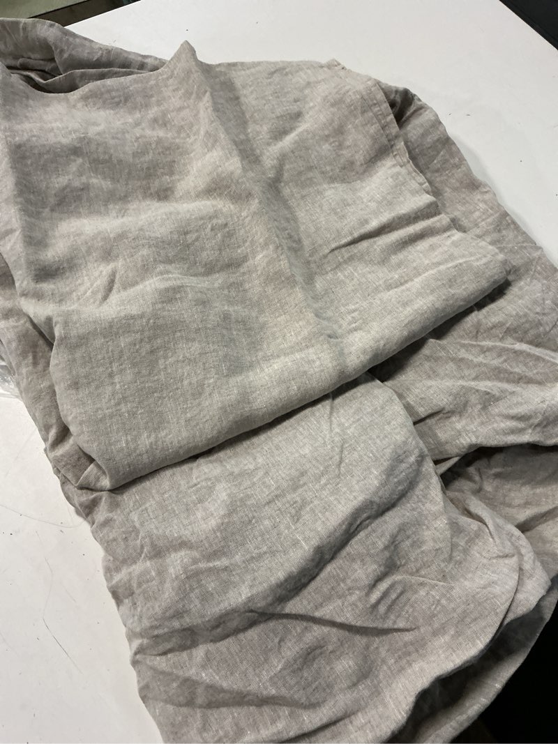 Condition photo showing Good Condition for european linen chambray fitted sheet set, full, natural