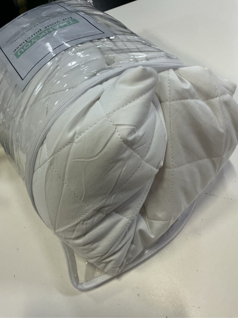 Condition photo showing Good Condition for sealy luxury 100% cotton soft top layer, high loft comfort eternaloft fiberfill, durable stretch corners mattresses 18 inches deep machine washable fitted mattress pad, queen size, white