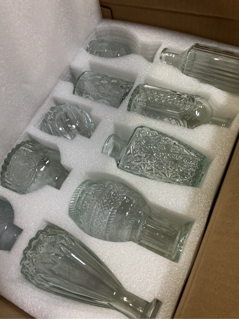 Condition photo showing Good Condition for arme 20 pcs bud vase set, mini vases for flowers, small vintage glass vase for centerpieces, cute clear bud vases for home flower wedding decorations clear-20pcs 20 pcs