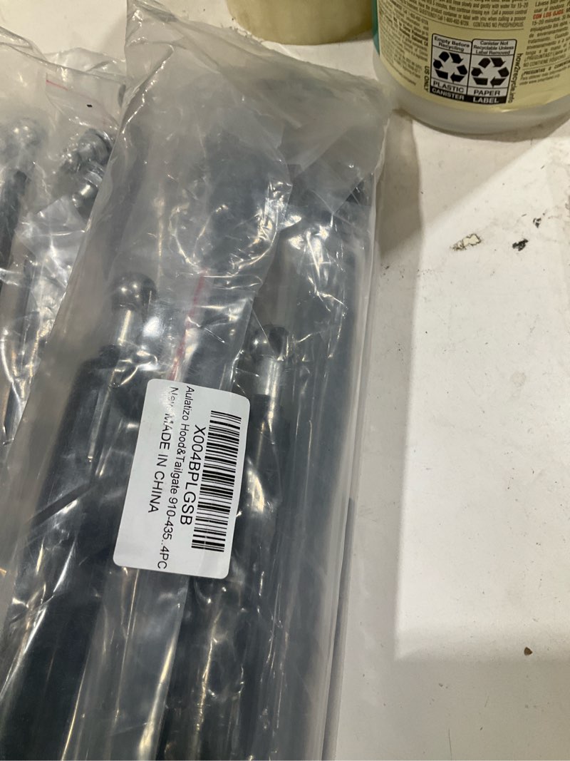 Condition photo showing Good Condition for hood lift supports