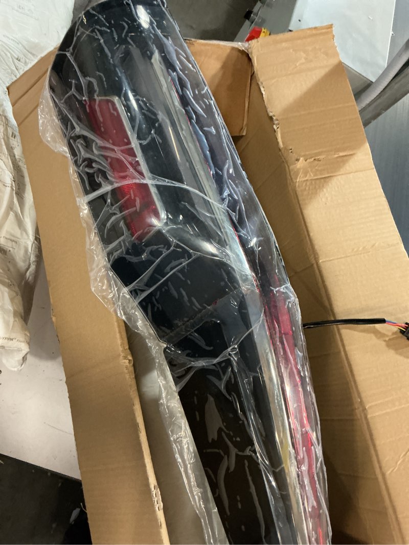 Condition photo showing New/Like New for rh full led tail light with bulbs w/module assembly compatible with 2021-2024 cadillac escalade esv outer rear tail lamp right passenger side 84853178 84989488
