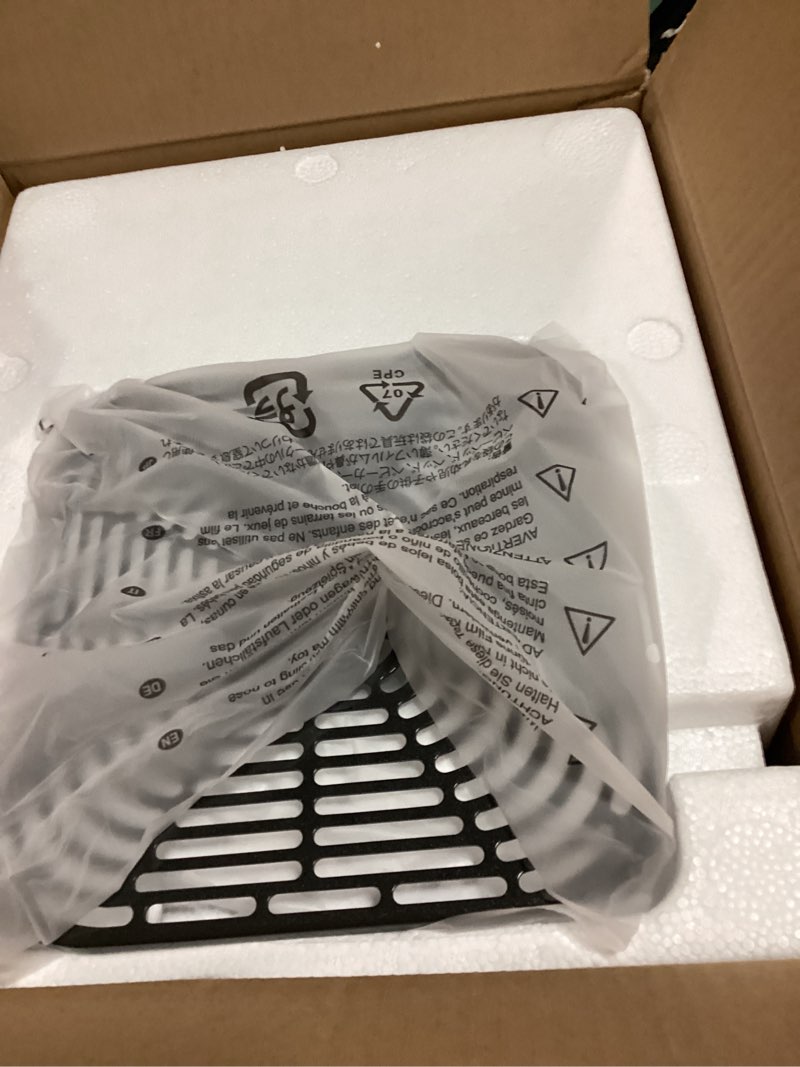 Condition photo showing Good Condition for Cosori 9-in-1 TurboBlaze Air Fryer 6 Qt, Premium Ceramic Coating, 90°–450°F, Precise Heating for Even Results, Air Fry, Roast, Bake, Broil, Dry, Frozen, Proof, Reheat, Keep Warm, 120V, Dark Gray Dark Gray 6QT Air fryer