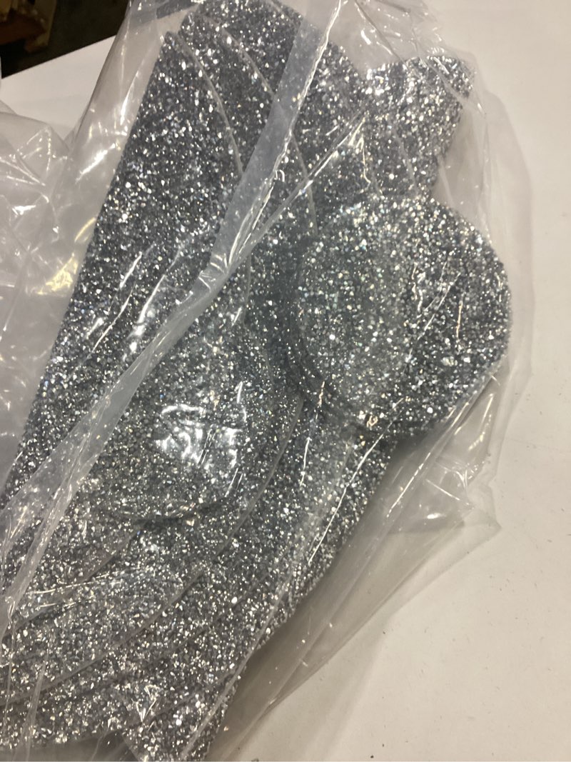 Condition photo showing Good Condition for Silver Set of 4 Round Placemats & 4 Pieces Coasters Set Washable Heat Resistant Table Mats for Halloween Fall Christmas Kitchen Dining Table Sparkle Decoration Rhinestone Placemat (15 Inches) Silver 4 pcs