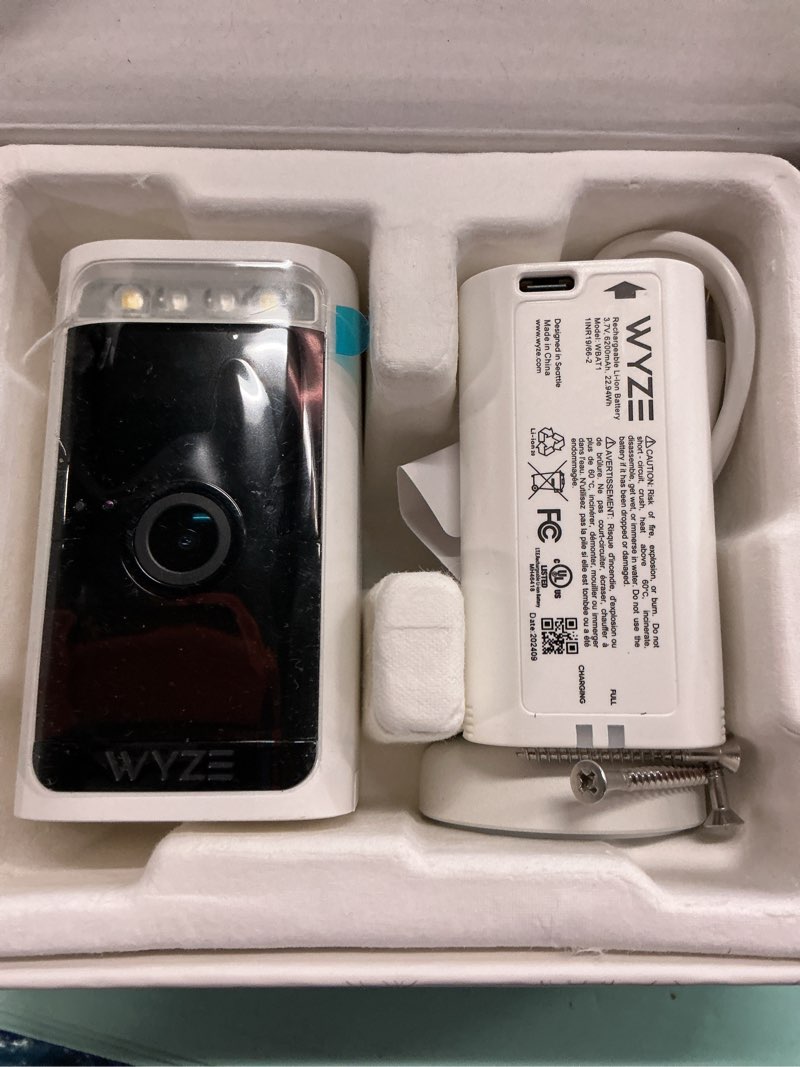 Condition photo showing Good Condition for wyze 2k hdr rechargeable battery outdoor/indoor security camera, color night vision, integrated spotlight & siren, wire free, 2-way audio - white, 1-pack white camera only