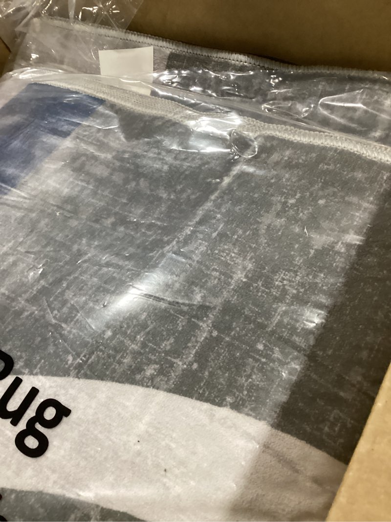 Condition photo showing Good Condition for RUGSREAL Large Area Rug 8x10 Modern Geometric Entryway Rugs Low Pile Thin Rug Non Slip Throw Rugs Foldable Indoor Floor Cover for Bedroom, Navy Navy 8'x10'