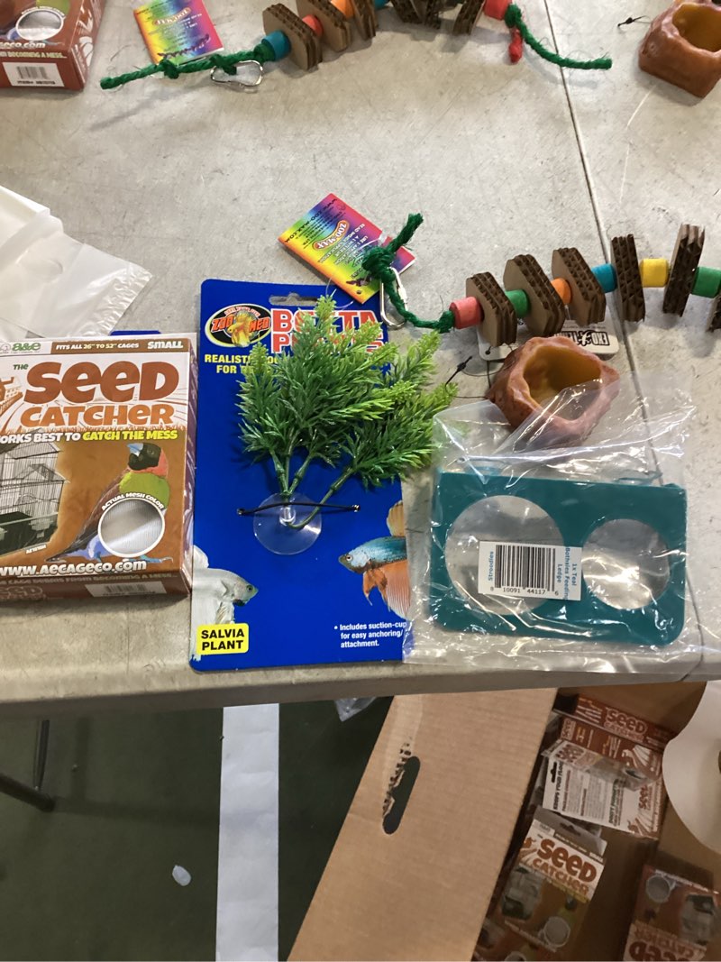 Condition photo showing New/Like New for Assortment of small,miscellaneous small,variety of items,multiple pieces,total of 5 pieces