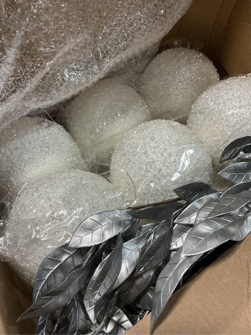 Condition photo showing Good Condition for Wettarn 6 Pieces Large 6" Christmas Balls Christmas Tree Decoration Ornaments Shatterproof Balls for Birthday Easter Valentine Wedding Decorations 4th of July Memorial Day (White) White 6