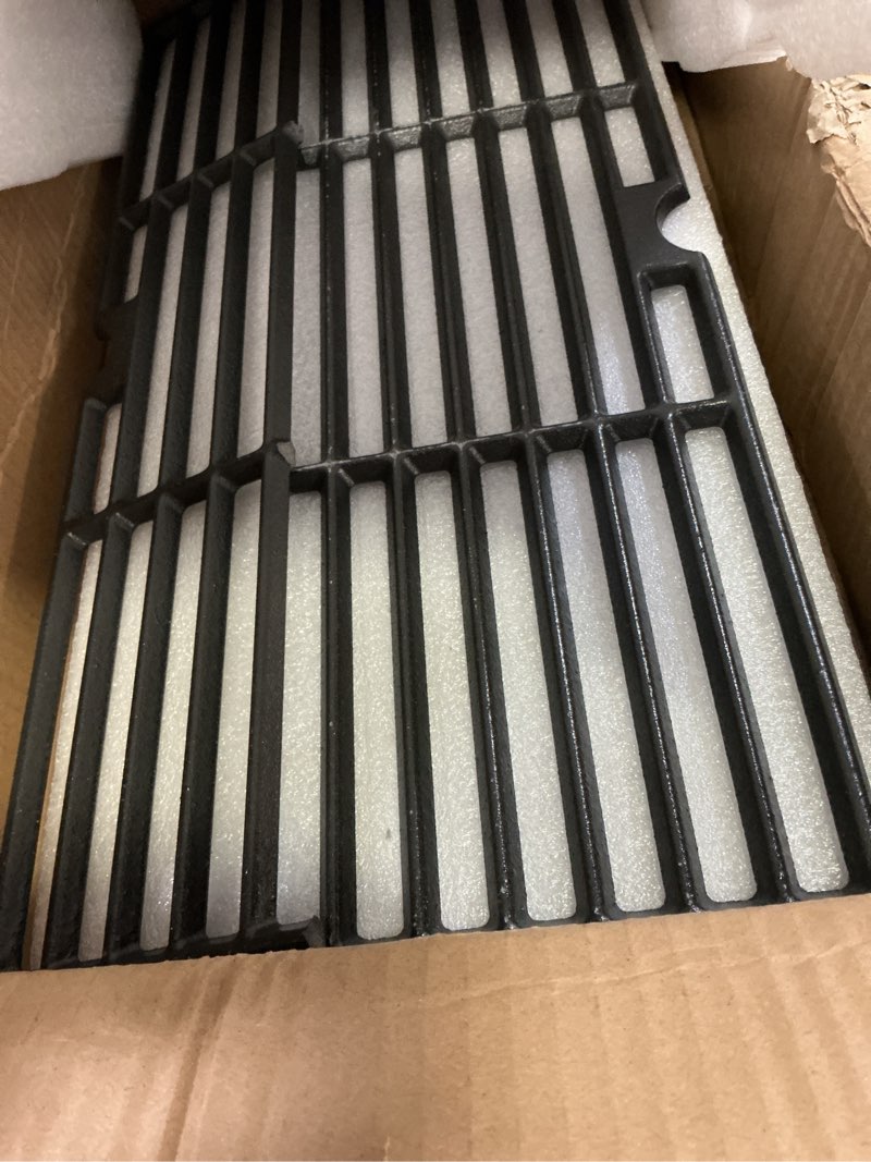 Condition photo showing Good Condition for bbq-plus 18'' cast iron grill grates replacement for charbroil performance 5 burner 463243518 463243519 463275717 4632755177 463274419 g422-0012-w1 g422-0013-w1 grill,4 pack