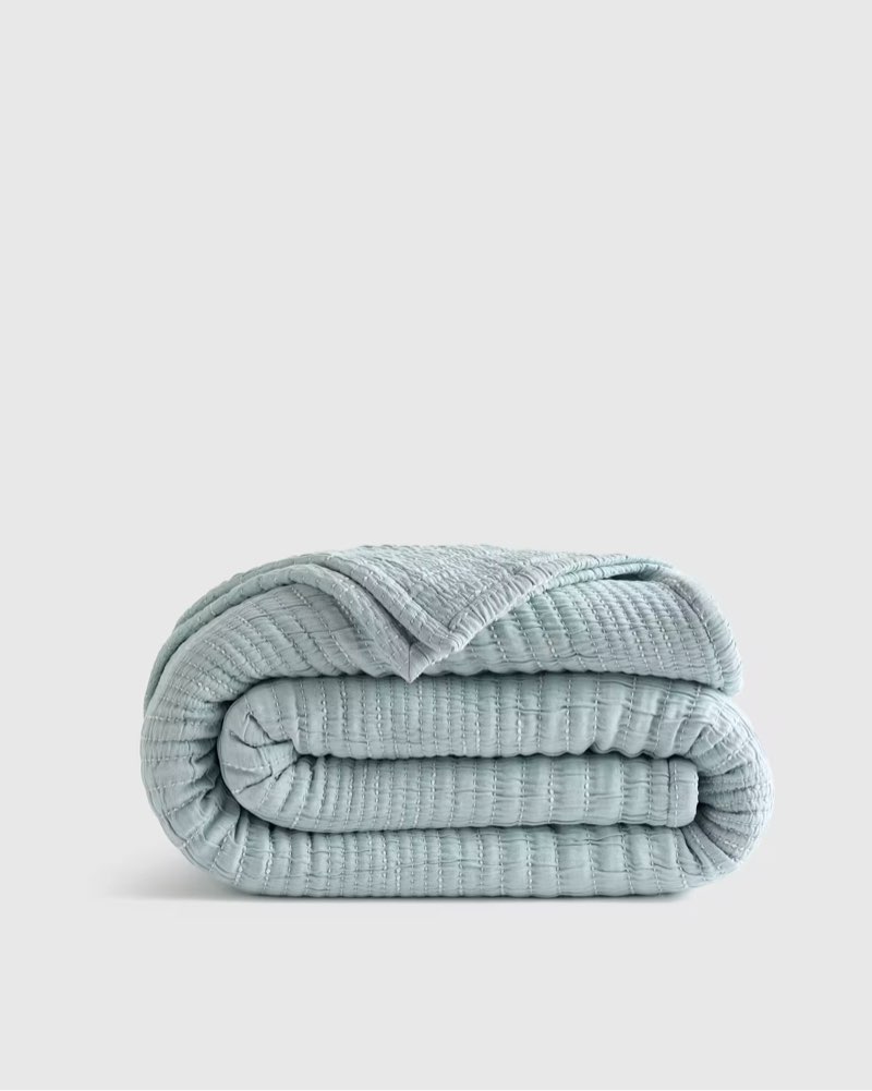 quince organic cotton channel stitch coverlet, sky blue 