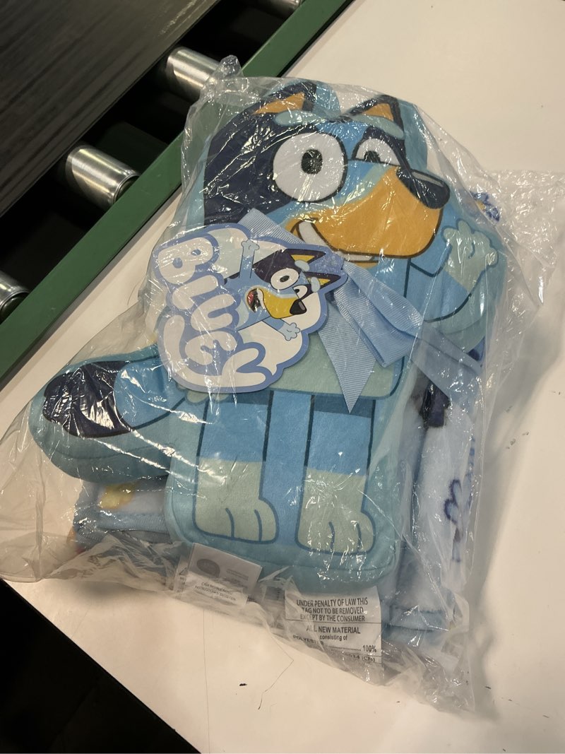Condition photo showing New/Like New for bluey, bingo soft velboa character large pillow and fleece blanket set 40" x 50"