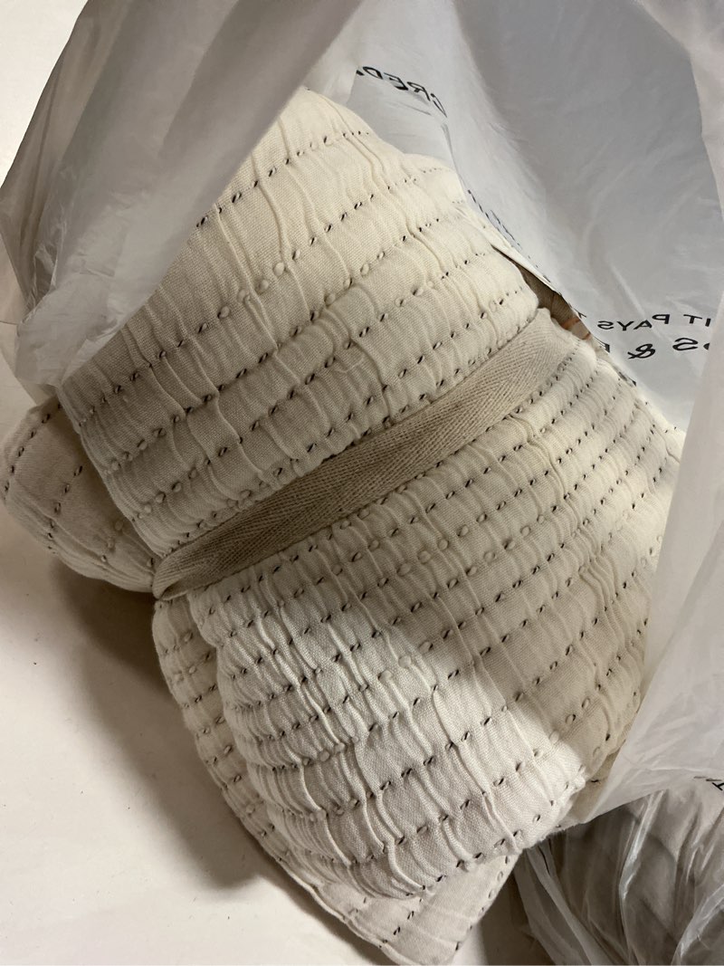 Condition photo showing Good Condition for organic cotton channel stitch coverlet, twin, undyed