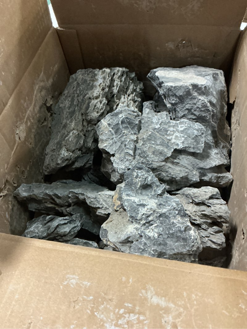 Condition photo showing Good Condition for unocho aquarium rocks natural seiryu stone 20lb aquascaping rocks for fish tank aquarium landscaping decoration paludarium amphibian enclosures(3-10 inches) 20lb(3-10 inches)
