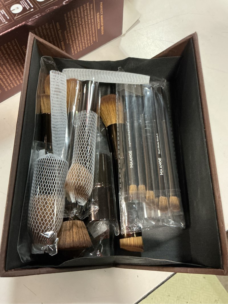 Condition photo showing Good Condition for maange 20 pcs makeup brushes with gift box, double-end multi-functional makeup brushes for blending liquid powder concealer cream blush buffe,dark brown 20pcs with gift box-dark brown