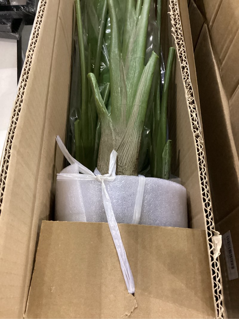 Artifitial plant and pot