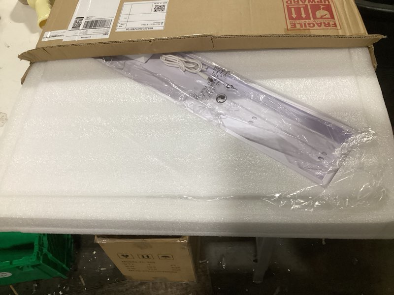 Condition photo showing Good Condition for HIEEY Lighted Makeup Mirror, Hollywood Vanity Mirror with Lights, Three Color Lighting Modes, with 5X Magnification Mirror, Smart Touch Control, 360°Rotation (22.8in,White) 22.8"L X 18.1"W (128 LED)