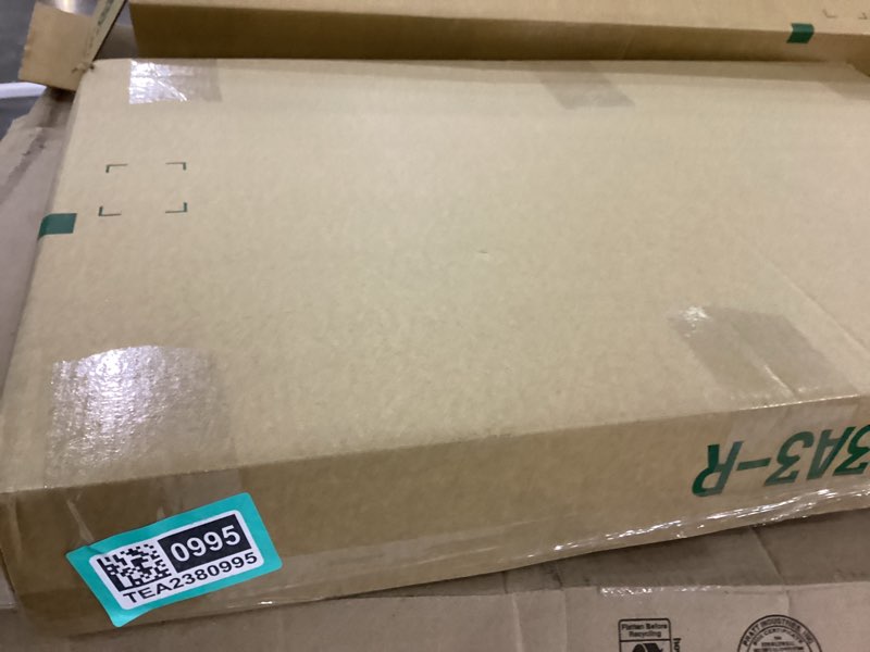 Condition photo showing New/Like New for Charleston Estate Modern Farmhouse Floral Matelasse Coverlet with Scalloped Edges, 100% Cotton Breathable Bedding, King/Cal King, White Floral Coverlet White Floral King/Cal King