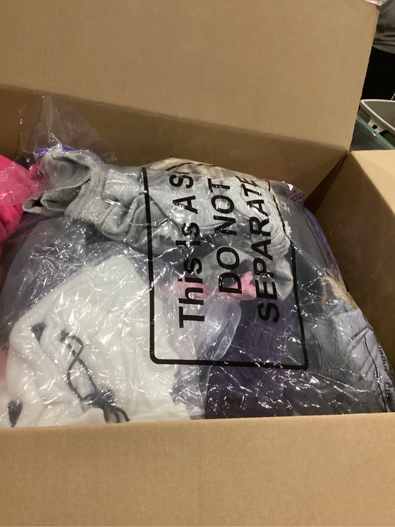 Condition photo showing Good Condition for Clothes ( item similar) 