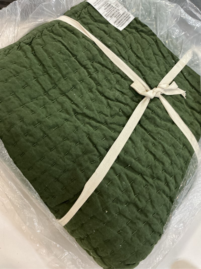 Condition photo showing Good Condition for european linen cotton stitch quilt, king/cal king, pine
