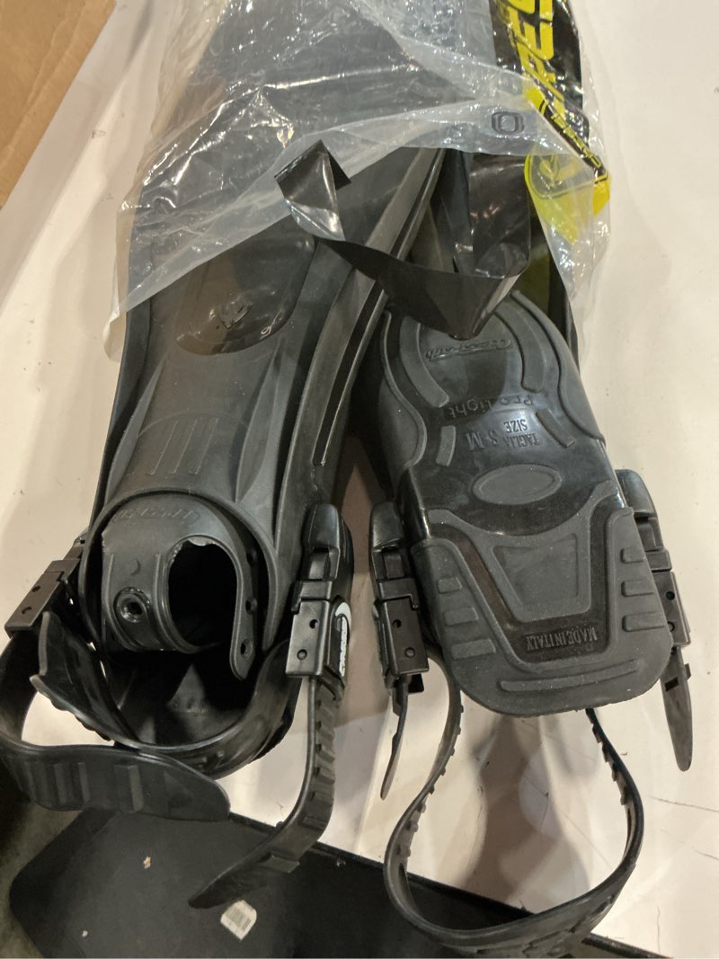 Condition photo showing Good Condition for Cressi Lightweight Well-Balanced Adult Open Heel Scuba Diving Fins - Pro Light: Made in Italy S/M | US Man 6.5/8 | US Lady 7.5/9 | EU 38/41 Black