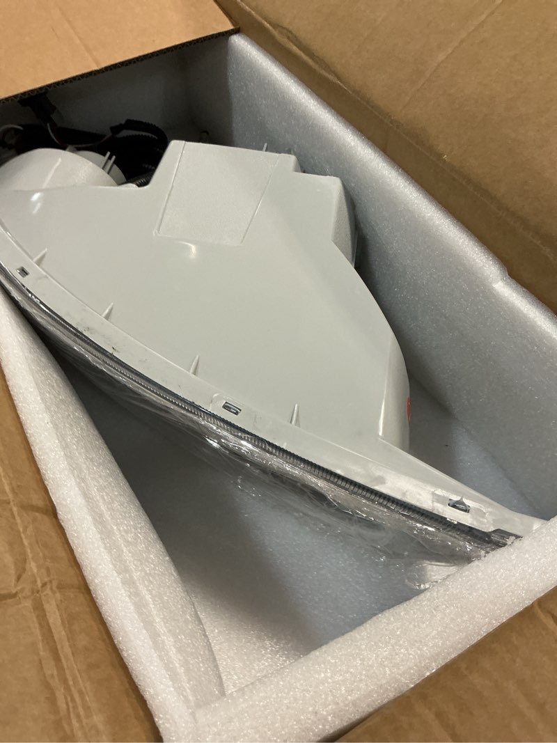 Condition photo showing New/Like New for high soar headlight assembly drl for international harvester 3200 3300 4100 sba 4200 4300 4400lp 4400 4900 8500 transtar 8600 truck, headlamp replacement driver/left side drive side