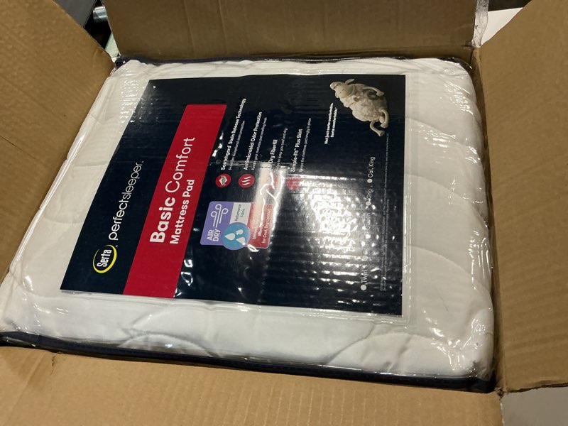 Condition photo showing Good Condition for serta air dry basic comfort performance fabric quilted mattress pad, cooling and breathable mattress cover, moisture wicking protection with 15" deep pocket, queen, white basic comfort queen